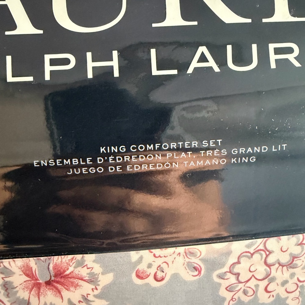 Ralph Lauren Floral King Comforter Set in dusty blue , dark red and Cream.